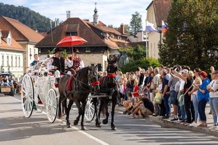 52. Dnevi narodnih noš_povorka (38)